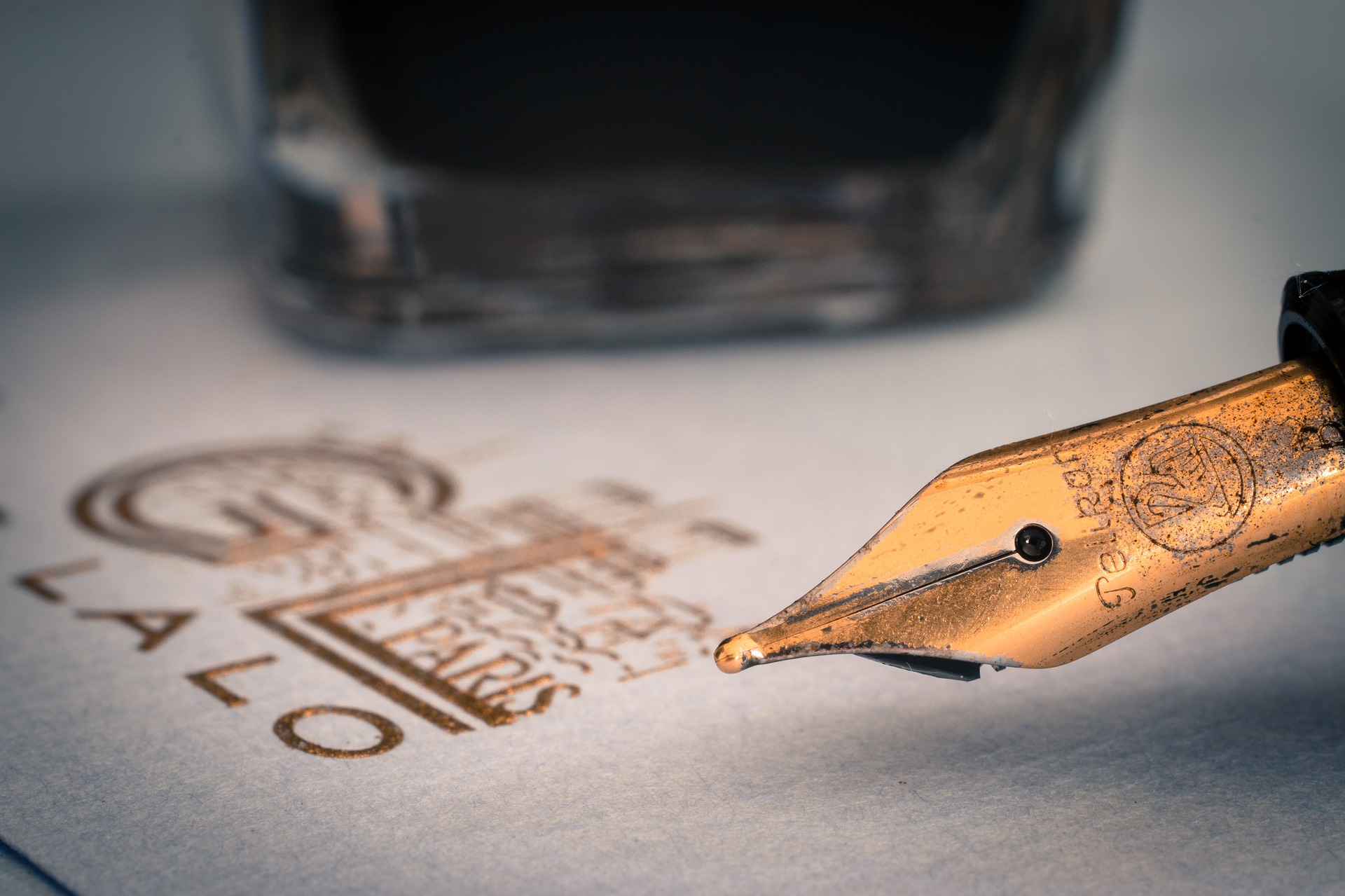 Scribus vs Indesign - credit Pixabay
