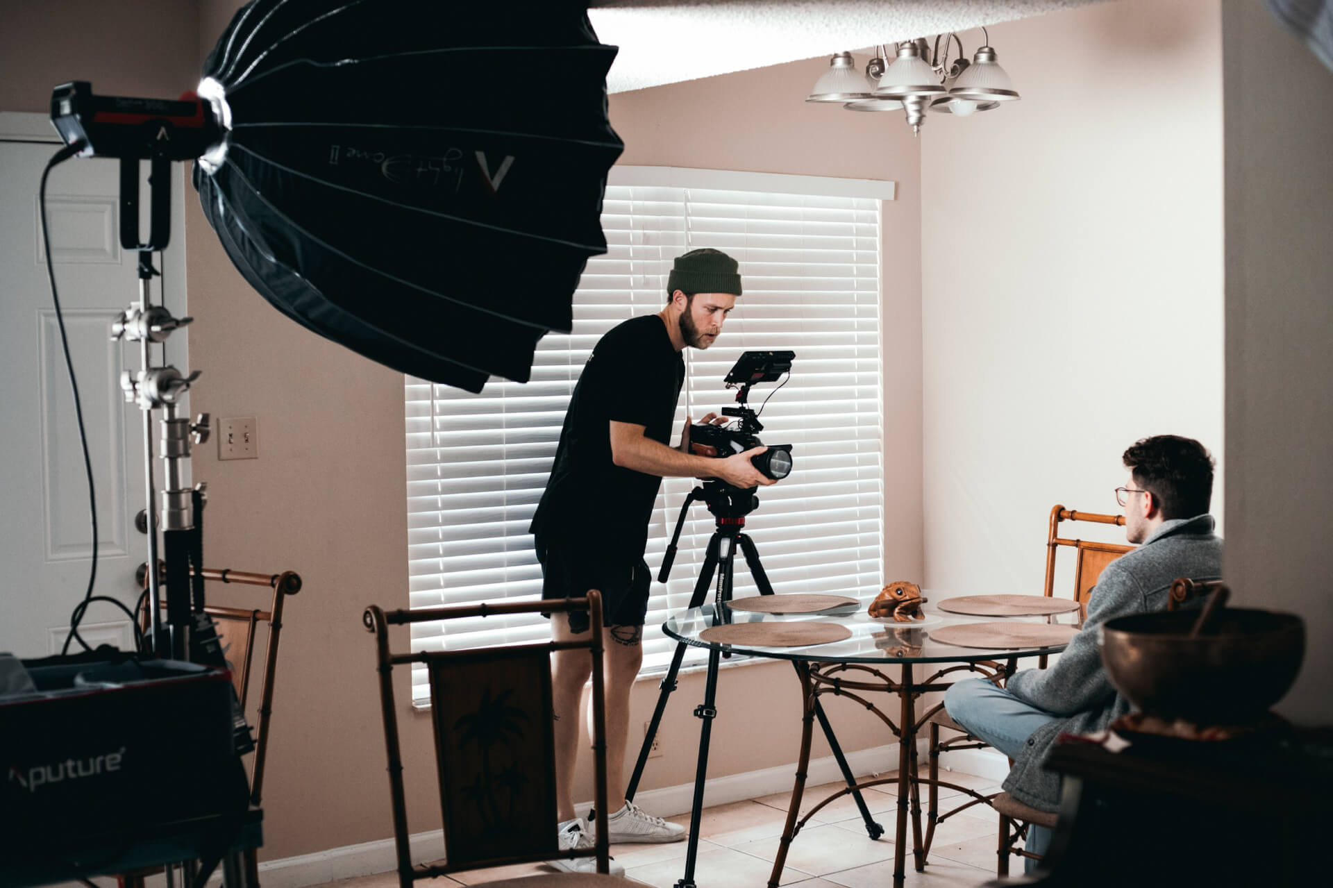 Studio home video - Unsplash et Kal Visuals